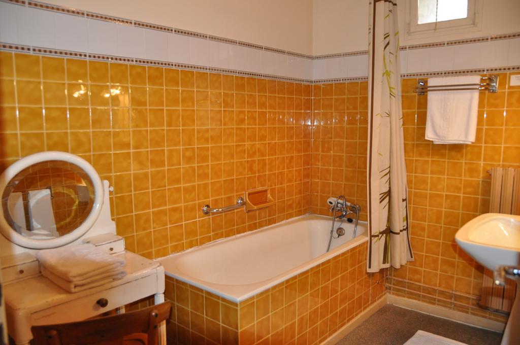Hotel Des Eaux-Bonnes Habitación foto
